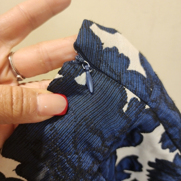 MAISON JULES Cream and Navy Floral A Line Mini Skirt size S - Picture 3 of 14